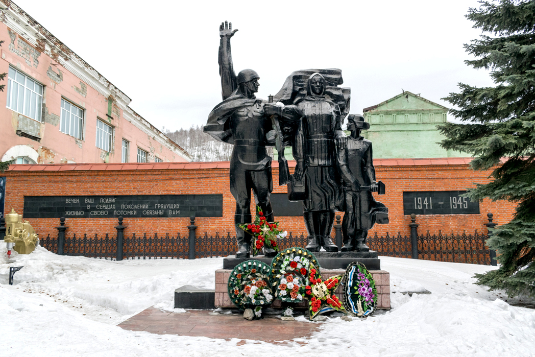 Памятник героям фронта и тыла — фото 5