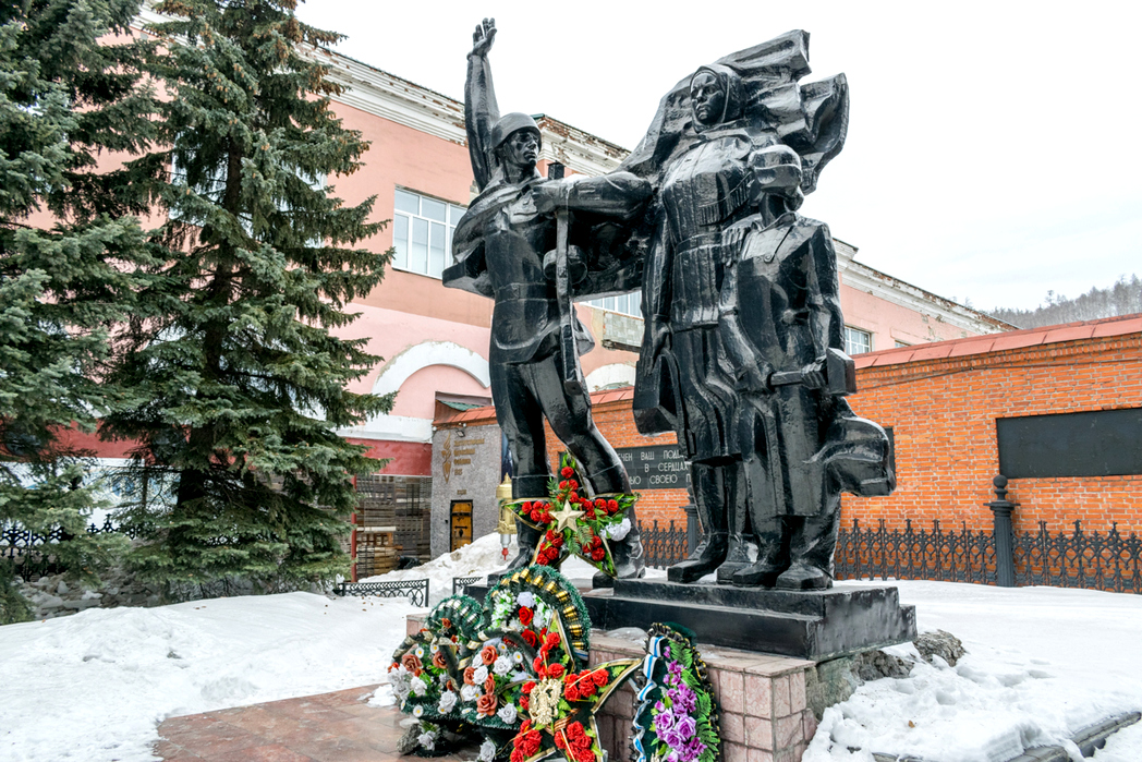 Памятник героям фронта и тыла — фото 7